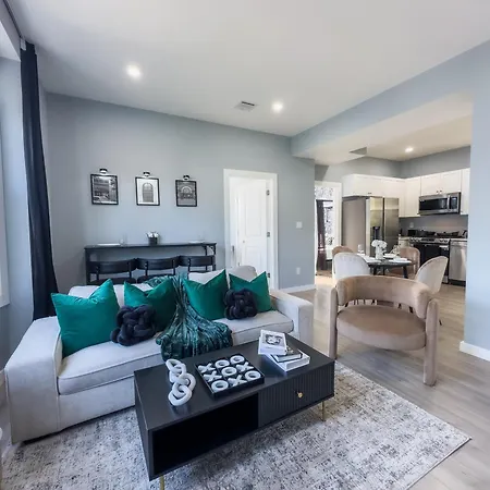Appartamento Stylish Secret, 1 Free Parking, Sleeps 8, Walk To Train And Red Bull Arena, 20 Percent Off